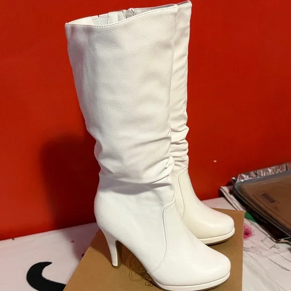 Wild White Knee‑High Stiletto Boots Women’s 5.5 | 3.5” Heel | New With Box - Picture 3 of 10